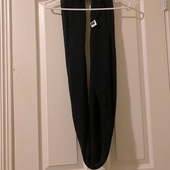 Black Infinity Scarf - Picture 2 of 2